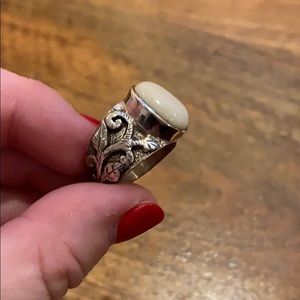 Silpada flower scroll white stone ring